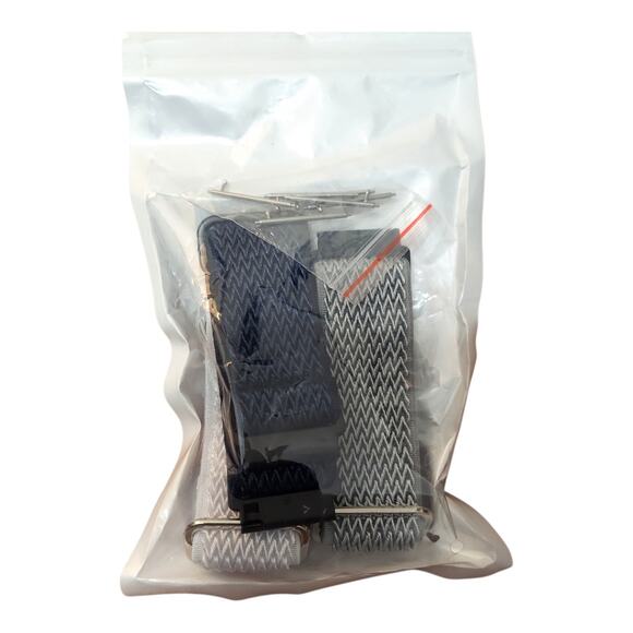 Fitbit Versa 2 Watch With 5 Bands And Charger Model FB507 Used Good Condition - Picture 5 of 7